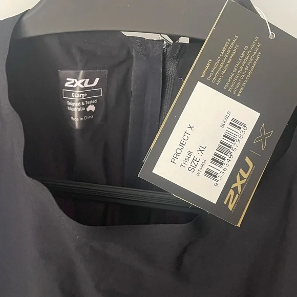2XU Black Sleeveless Triathlon Suit with Gold Accents - Picture 2 of 3